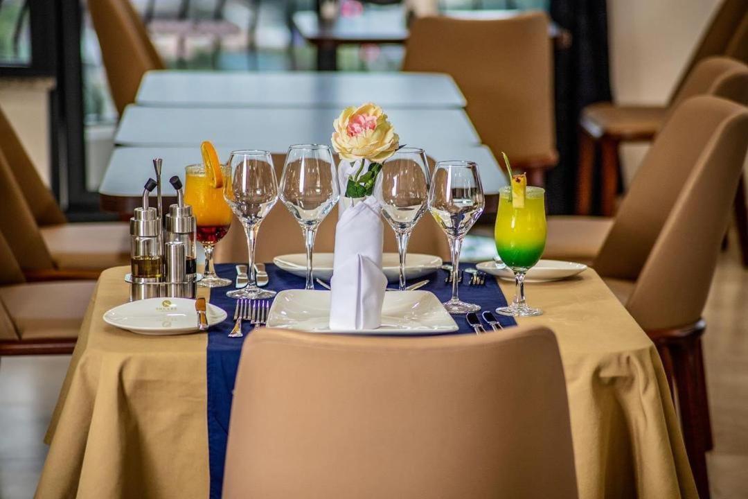 Souare Premium Hotel Conakry Eksteriør bilde
